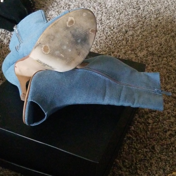 Shoes - Picture 3 of 4